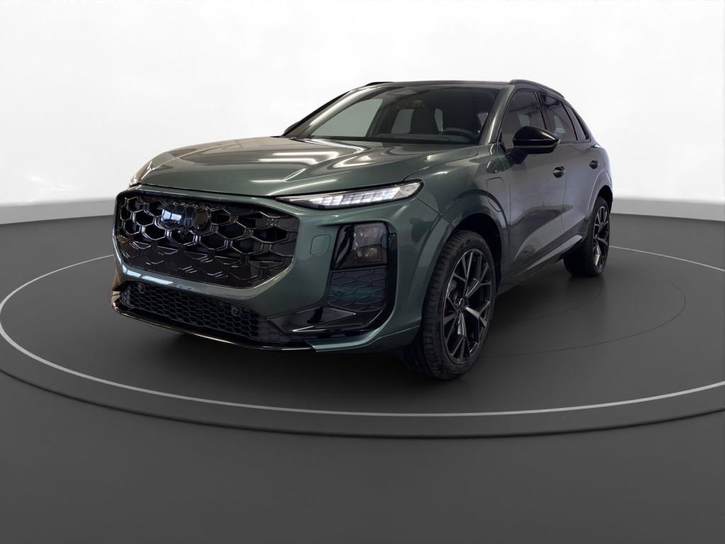 Audi - Q3 e-hybrid S tronic Pano Matrix LM 20" Sonos HeadUp 8321112