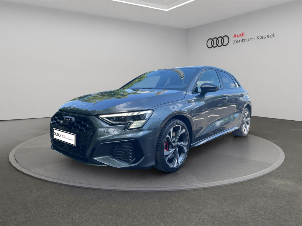 Audi - A3 SB 45 TFSI e S line Matrix B&O HuD AHK Carplay 8810297