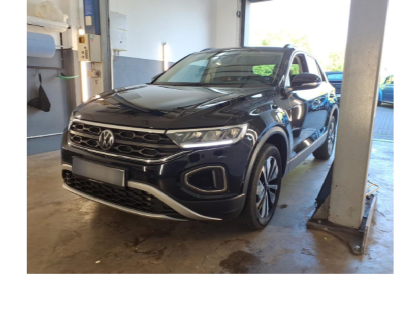 Volkswagen - T-Roc MOVE 1.5 TSI DSG AHK/Nav/Kam/AppCon/Clima 8885047