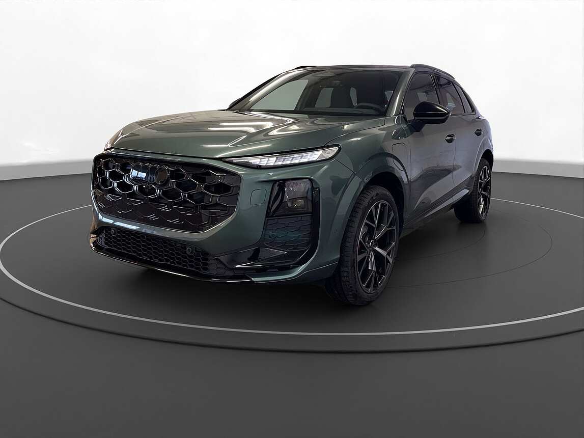 Audi - Q3 e-hybrid S tronic Pano Matrix LM 20" Sonos HeadUp 8321112
