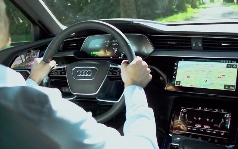 Audi connect Navigation & Infotainment - Audi