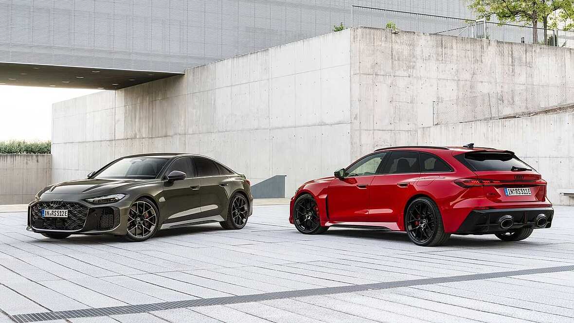 Der Audi RS 5 als Limousine (links) und als Avant (rechts) nebeneinander.